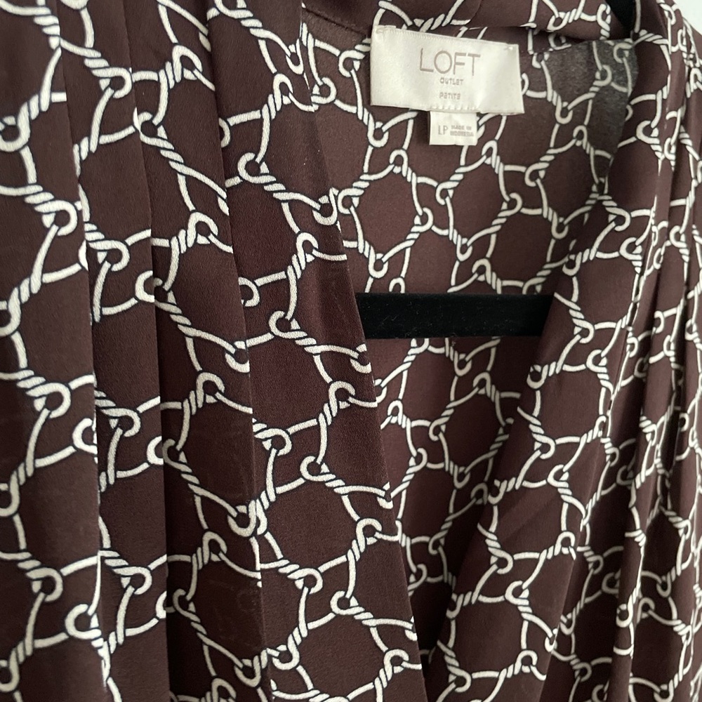 Brown chain sleeveless top!